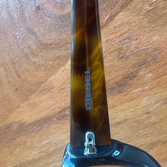 Diesel cat eye sun glasses no scratches mint condition . - Picture 3 of 4